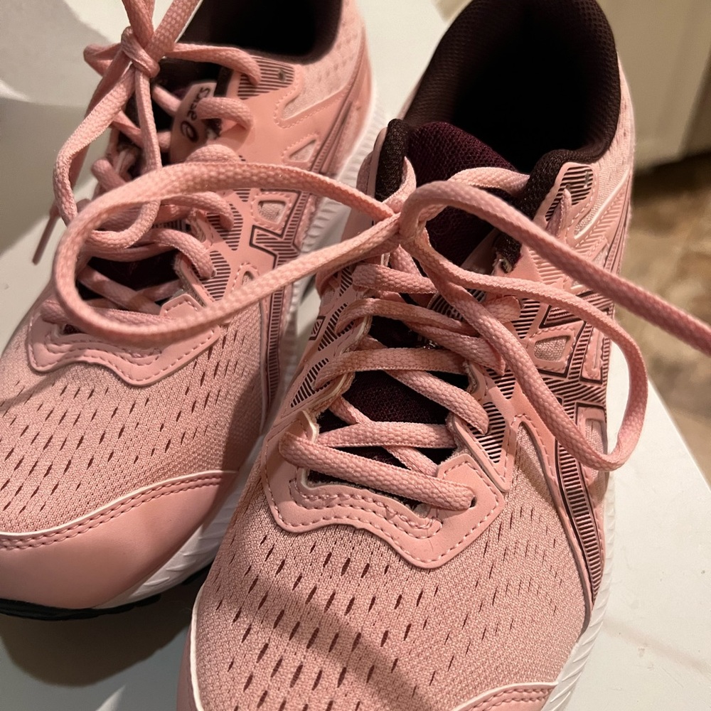 Brand new ASICS - Picture 5 of 6